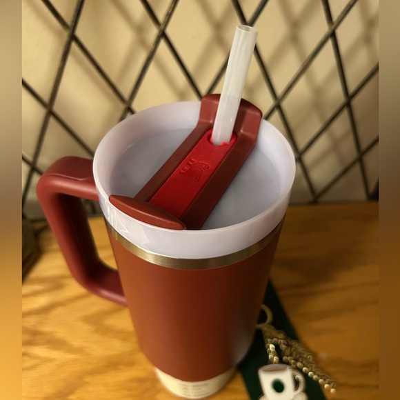 Stanley & Starbucks - Picture 5 of 7